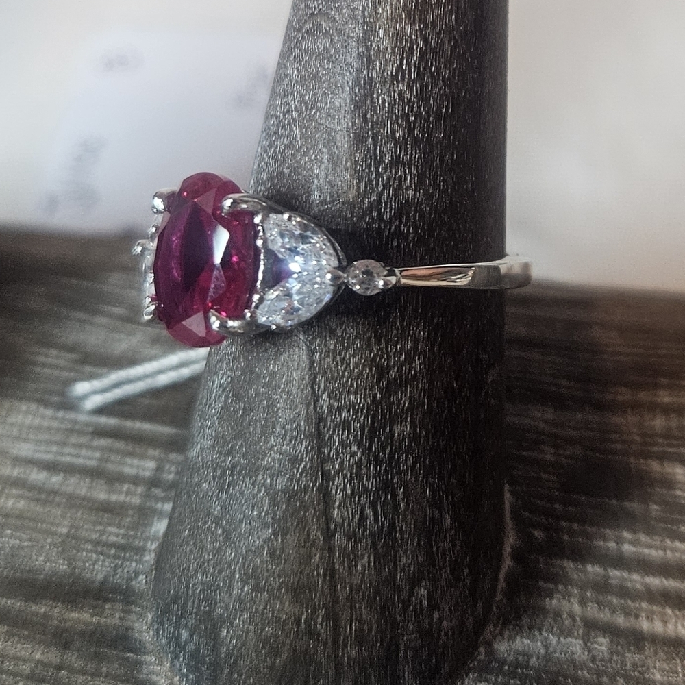 Hot Pink CZ Oval Cut With Leaves Stamped 925 Sz 8 Ring NWT - Picture 2 of 3